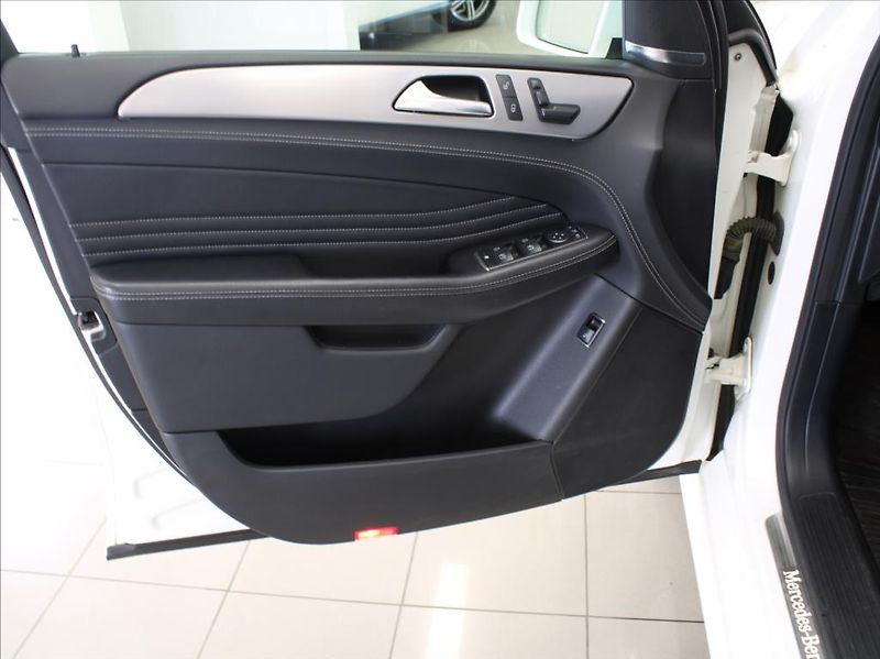 Mercedes-Benz Třídy M 350CDI 4M AMG H/K. Pano.TZ   3 - fotka 13 z 15