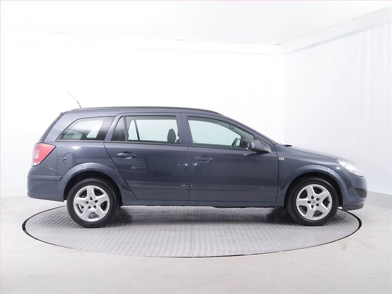 Opel Astra (2007) 1.7 CDTI, Serv.kniha - fotka 6 z 17