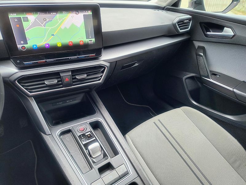 Seat Leon 1.0 eTSi AT 81KWNAVI/MATRIXLED - fotka 42 z 67