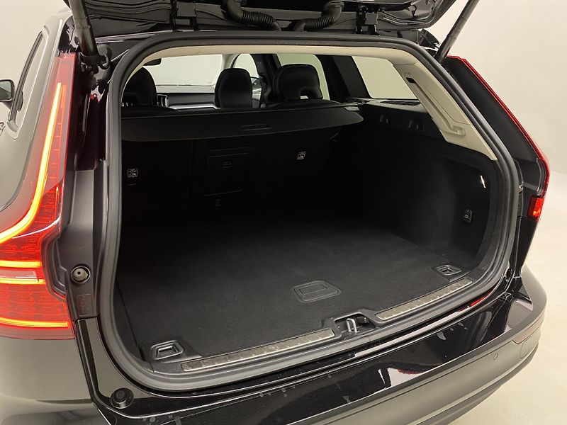 Volvo V60 D3 MOMENTUM AUT REZERVACE - fotka 6 z 39