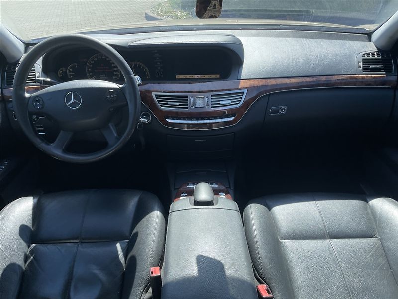 Mercedes-Benz Třídy S 3,0 320CDi 155kw nutný servis - fotka 11 z 32