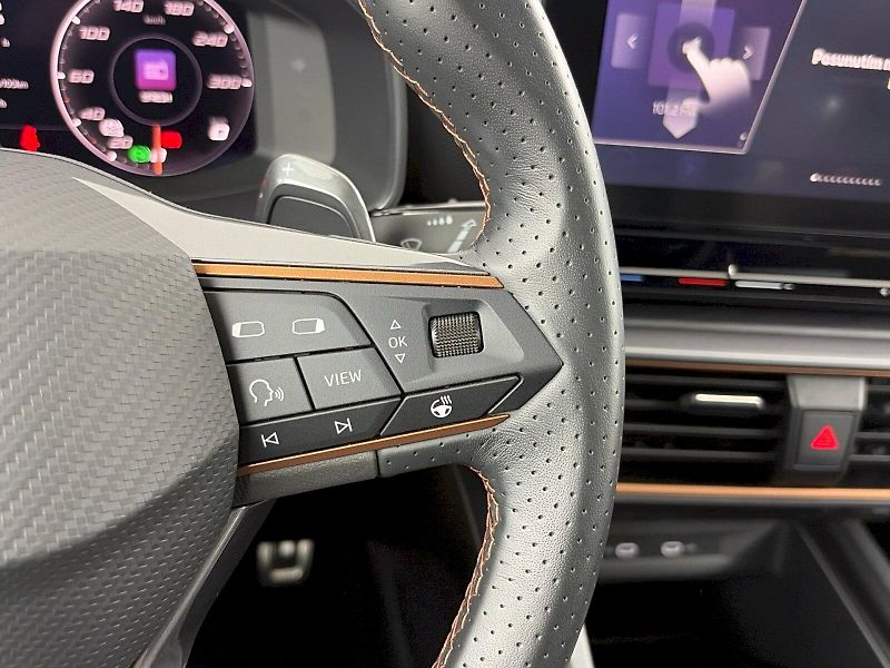 Cupra Leon (2023) ST 2.0 TSI 180kW DSG - fotka 26 z 33