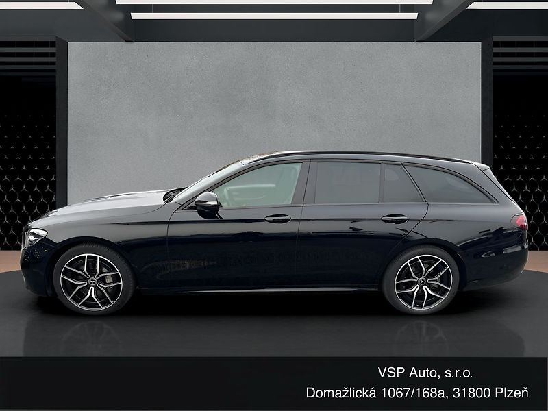 Mercedes-Benz Třídy E 400d 4MATIC kombi AMG paket - fotka 2 z 23