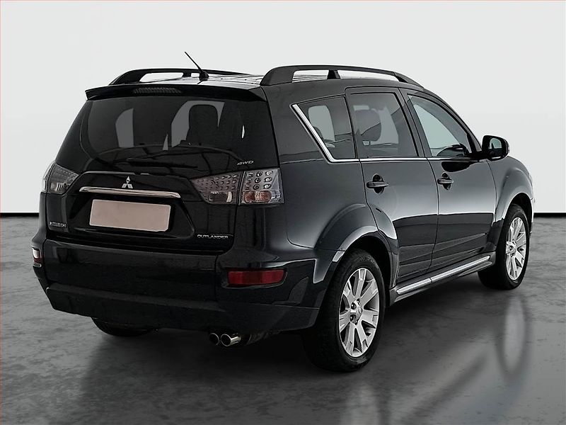 Mitsubishi Outlander (2011) 2.2 DI-D, 7 míst, Navi - fotka 5 z 17