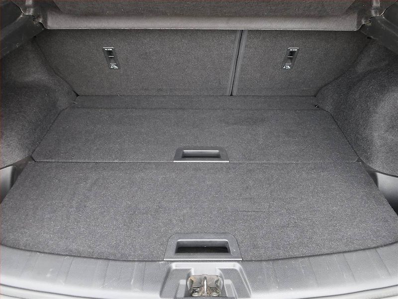 Nissan Qashqai (2015) 1.2 DIG-T, Automat, Serv.kniha - fotka 14 z 17