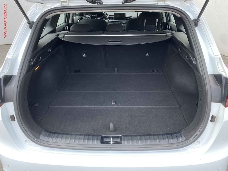 Kia Ceed (2019) 1.4 T-GDi, Navi, kamera - fotka 7 z 18