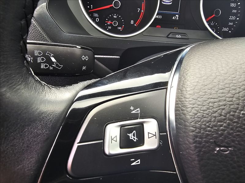 Volkswagen Tiguan 1,4 TSi 110KW COMFORTLINE - fotka 16 z 49