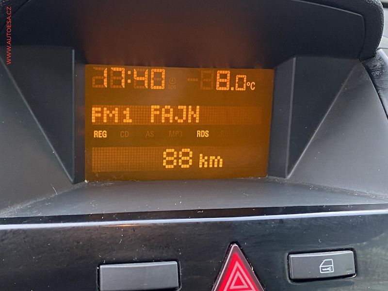 Opel Zafira (2010) 1.7 CDTi, ČR, AC, tažné - fotka 17 z 18