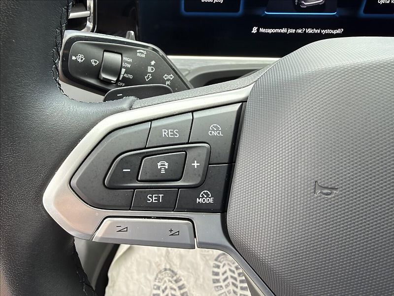 Volkswagen Passat 1.5 eTSI Business/HUD/ERGO - fotka 18 z 28