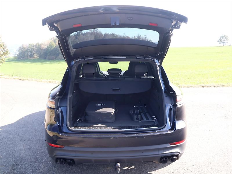 Porsche Cayenne 3,0 EHV 340kW Platinum DPH - fotka 9 z 48
