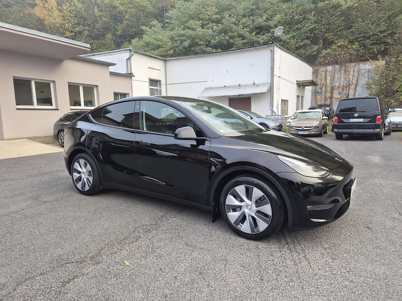 Tesla Model Y LONG RANGE DUAL MOTOR TZ 93,6% - fotka 3 z 48