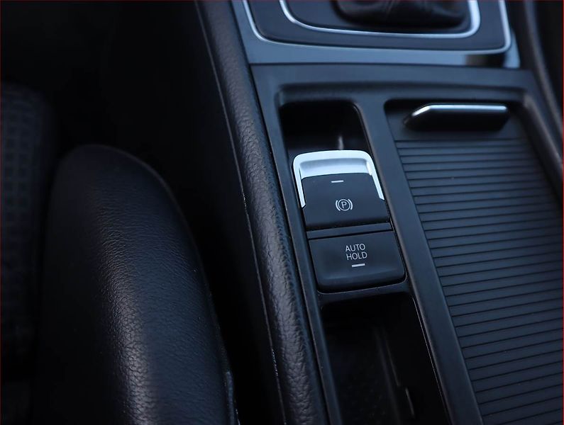 Volkswagen Golf (2015) 2.0 TDI, Automat, Serv.kniha - fotka 20 z 22