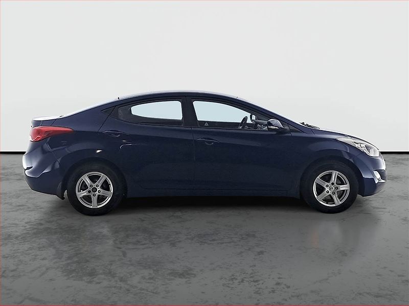 Hyundai Elantra (2012) 1.6, Tempomat, Park. senzory - fotka 6 z 20