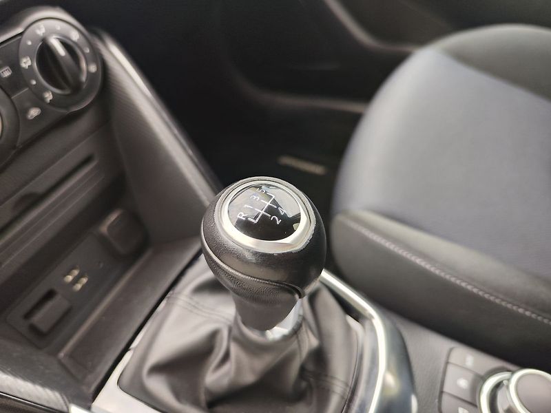 Mazda 2 1.5 Skyactiv/55kW - fotka 17 z 28