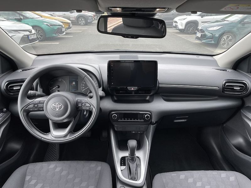 Toyota Yaris 1.5 Hybrid ODBĚR ihned - fotka 14 z 27