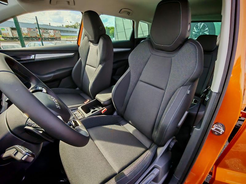 Škoda Karoq (2026) Classic 1.5 TSI DSG - fotka 11 z 19