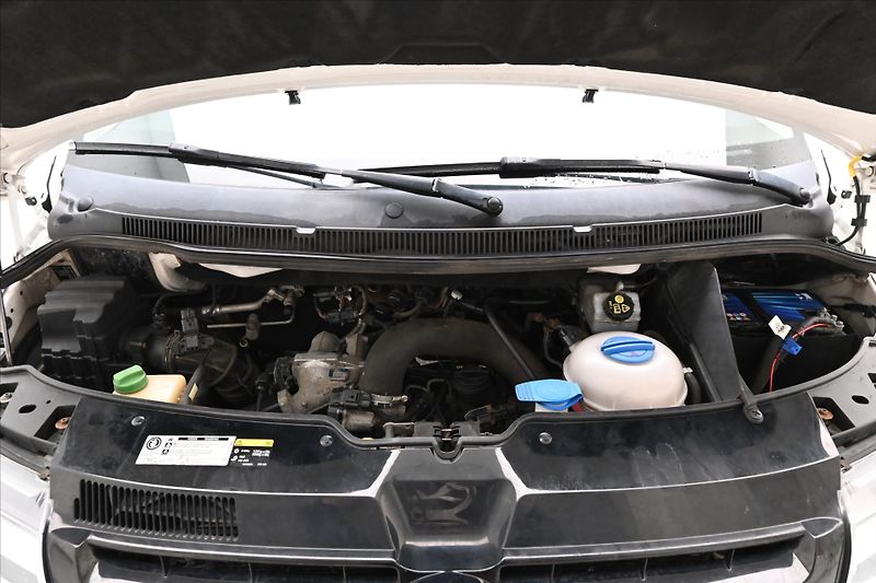 Volkswagen Caravelle 2,0 TDI 132kW Manuál Tažné Zár - fotka 9 z 31