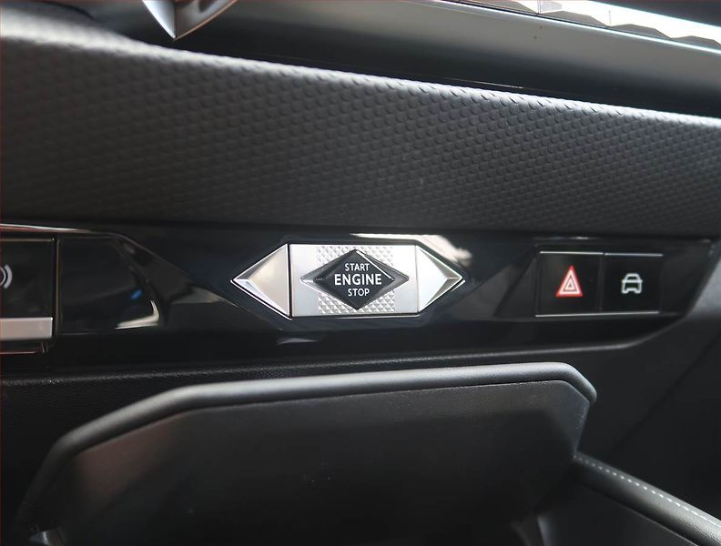 DS Automobiles DS4 (2023) Cross Rivoli 1.2 PureTech - fotka 20 z 22