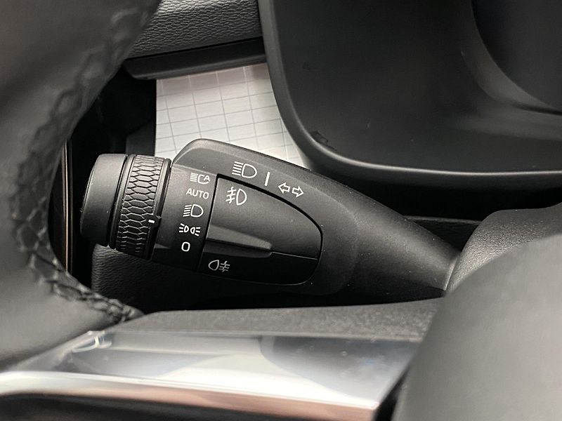 Volvo XC40 B3 CORE AUT CZ - fotka 21 z 49