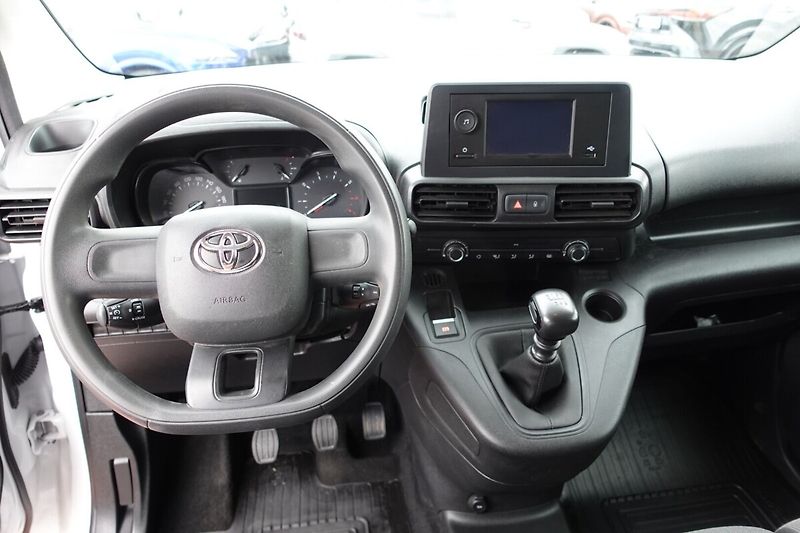 Toyota ProAce 1.5 D4-D 100 - 6 MT Active Car - fotka 13 z 25