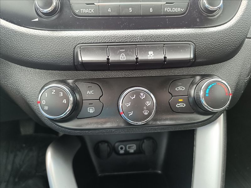 Kia Ceed 1,4 CVVT - fotka 14 z 16