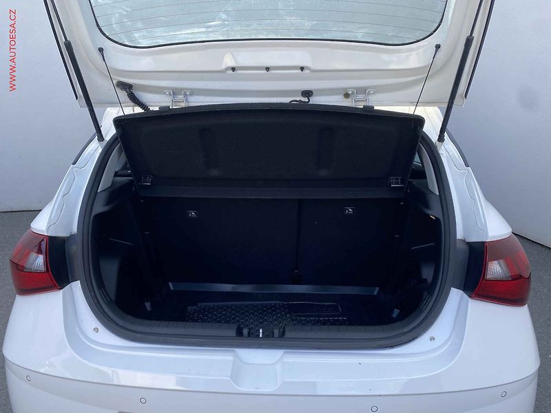 Hyundai i20 (2023) 1.0 T-GDi, 2.maj,ČR, Smart - fotka 7 z 20