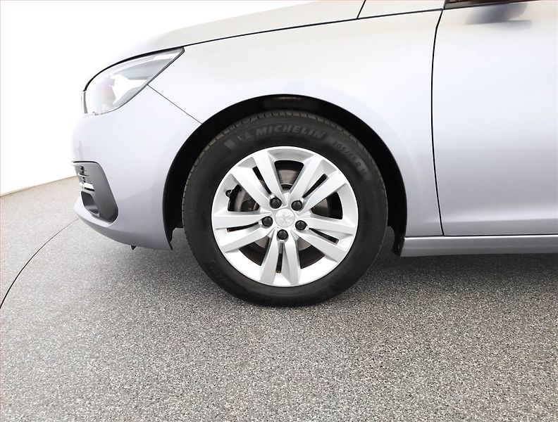 Peugeot 308 (2020) Active 1.5 BlueHDi, Serv.kniha - fotka 17 z 17