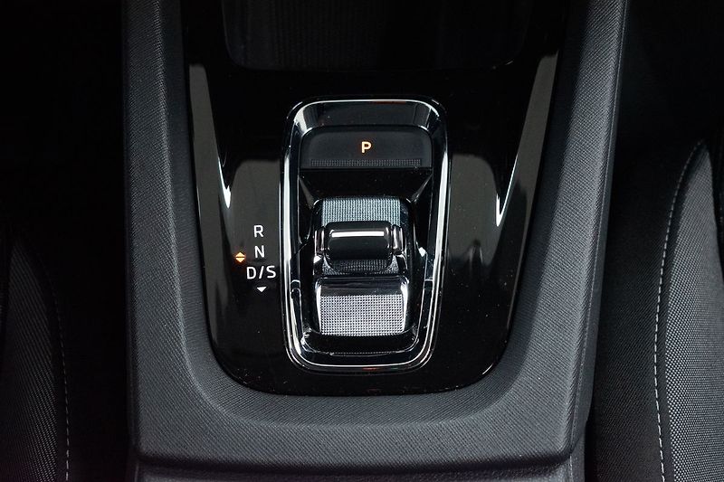 Škoda Octavia 2.0 TDI DSG*ACC*PO ROZVODECH* - fotka 19 z 35