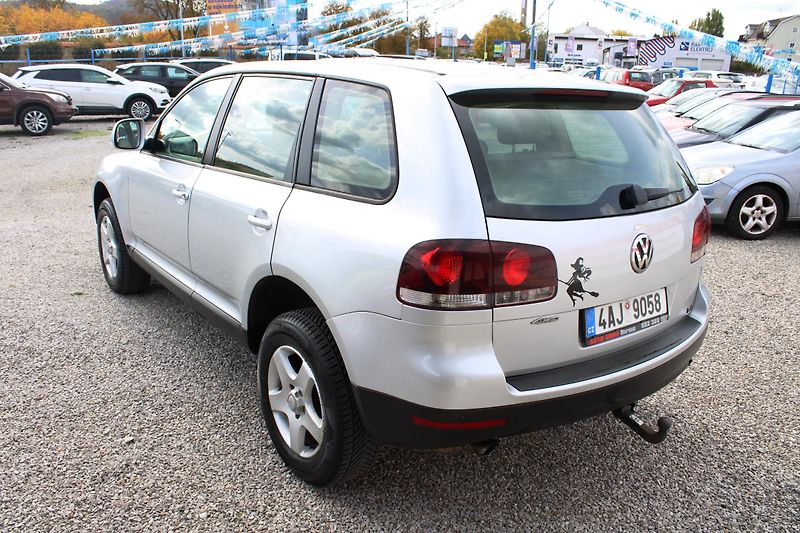 Volkswagen Touareg (2007) 2.5 TDI R5 PRUŽINY XENONY KŮŽE - fotka 5 z 19