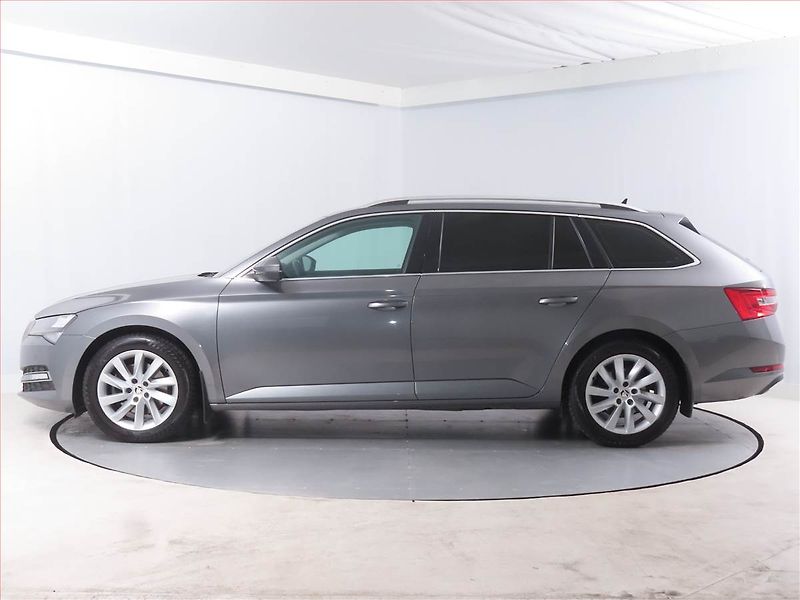 Škoda Superb (2022) Style 2.0 TDI - fotka 3 z 21