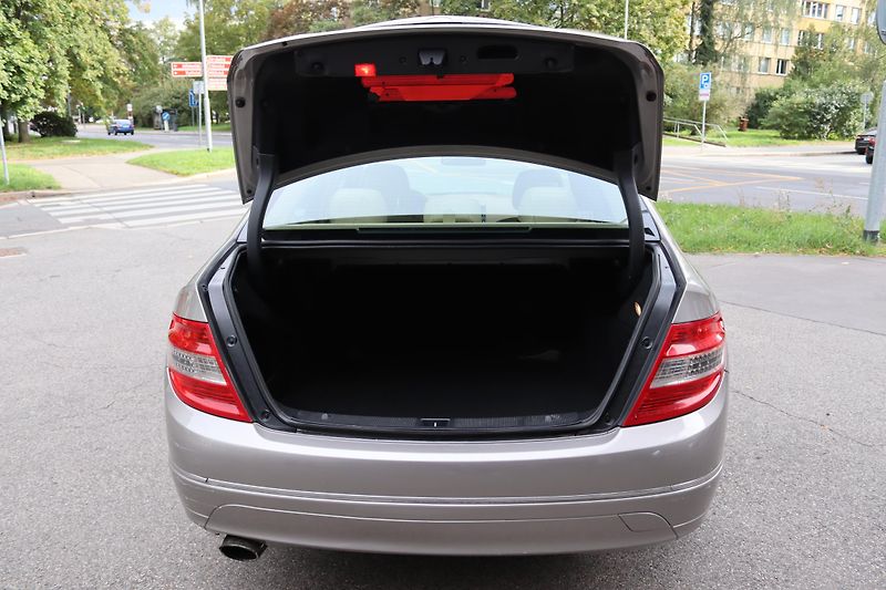 Mercedes-Benz Třídy C C220 (W204) ELEGANCE - fotka 31 z 40