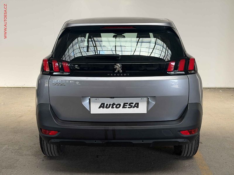 Peugeot 5008 (2023) 1.2PT, Active - fotka 4 z 14