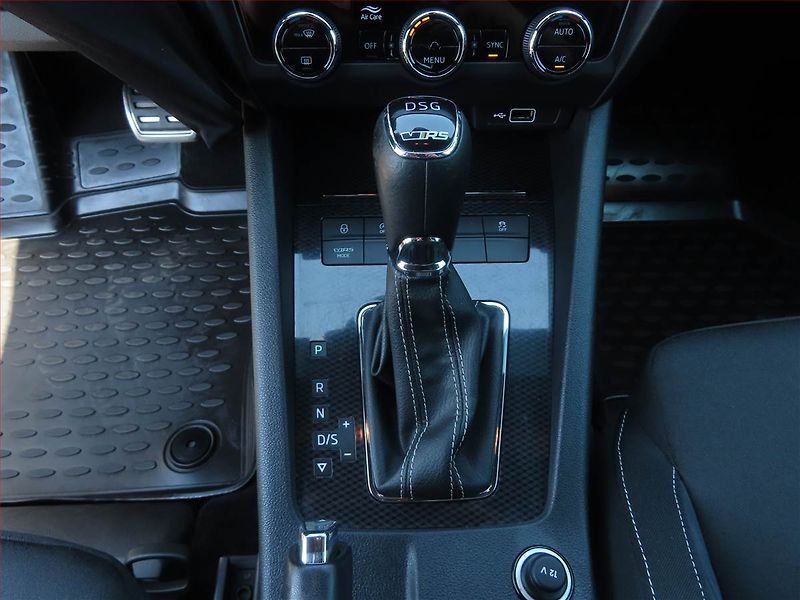 Škoda Octavia (2018) RS 2.0 TDI 4x4 DSG, 4X4 - fotka 13 z 22