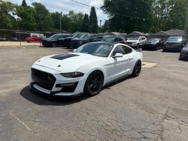 Ford Mustang (2019) Auto na cestě - fotka 1 z 9