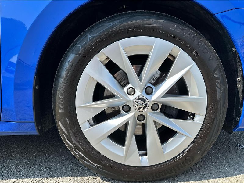 Škoda Octavia 2,0 TDI Style - fotka 16 z 22