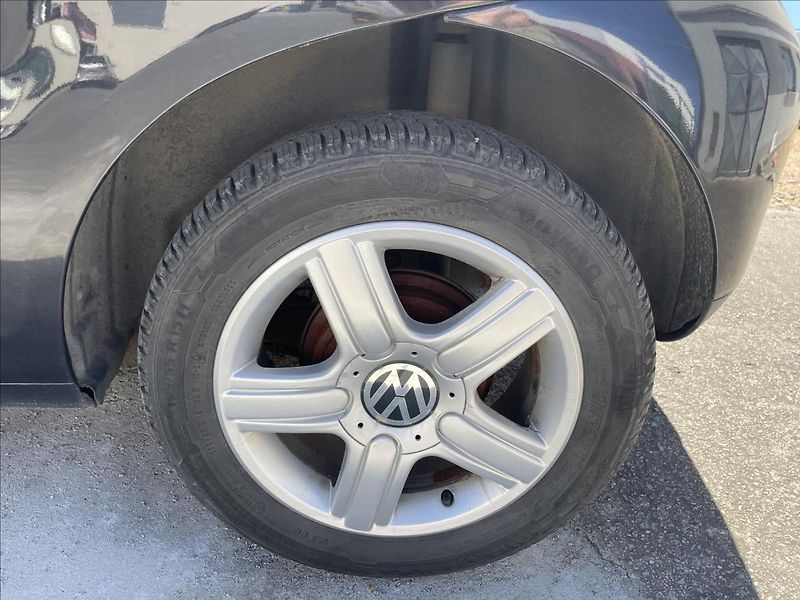 Volkswagen Fox jen 96. tis. km*nová STK* - fotka 34 z 35