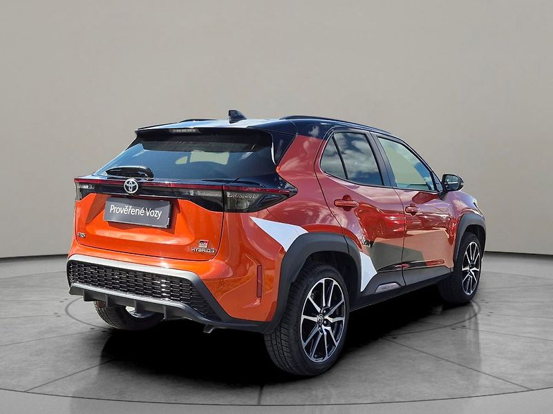 Toyota Yaris Cross GR SPORT 1,5 Hybrid 85KW - fotka 2 z 19