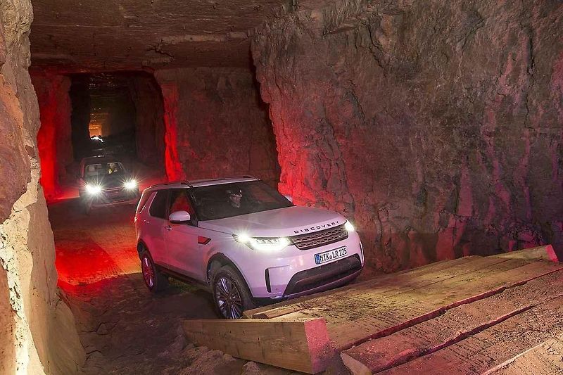 Land Rover Discovery.