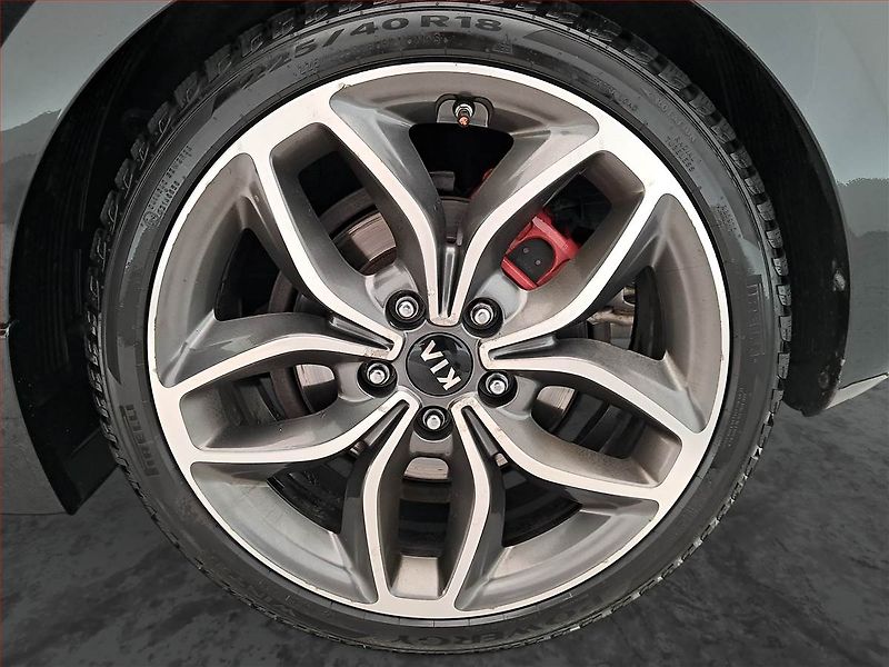 Kia Ceed (2017) 1.6 T-GDI GT, Serv.kniha, Kůže - fotka 15 z 21
