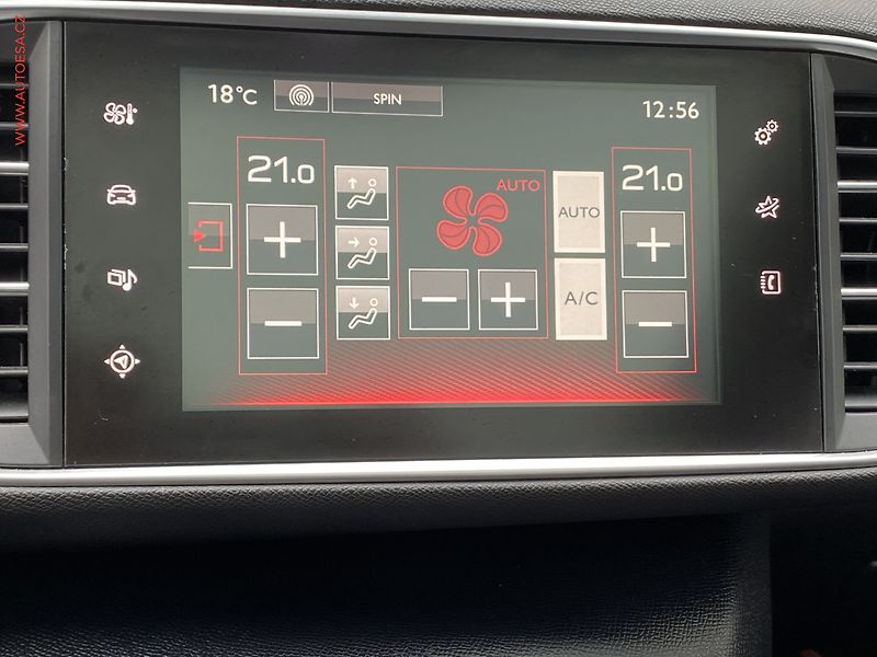 Peugeot 308 (2015) 2.0HDi, AC, LED, navi - fotka 16 z 16