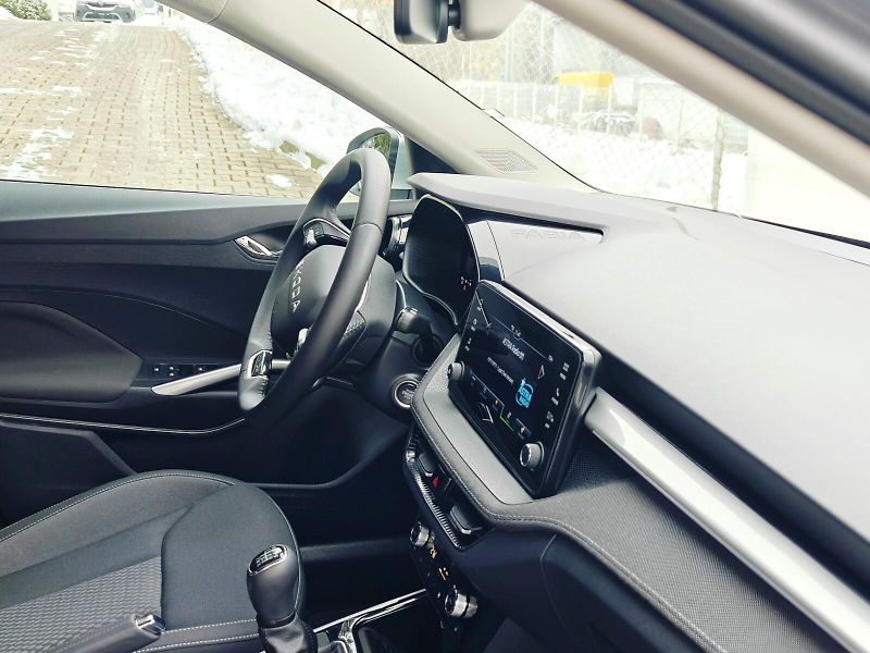 Škoda Fabia (2025) 1,0 TSI 85 kW Top Selection - fotka 18 z 31