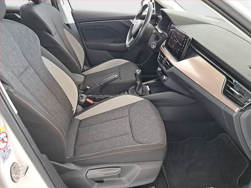Škoda Kamiq (2019) Style 1.0 TSI, Serv.kniha - fotka 9 z 17