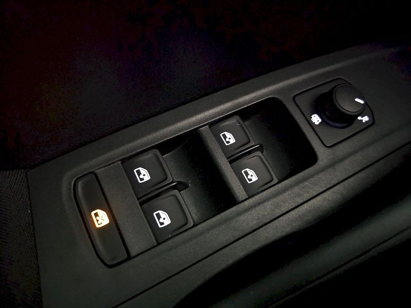 Škoda Fabia (2024) 1.0MPi 80k SELECTION TAŽNÉ - fotka 26 z 29