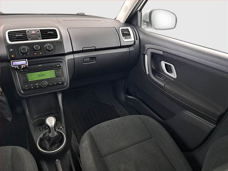 Škoda Fabia (2008) 1.4 16V, po STK, jezdí výborně - fotka 8 z 17