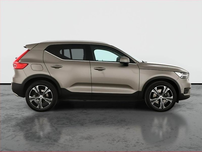 Volvo XC40 (2020) T5 Recharge - fotka 6 z 21