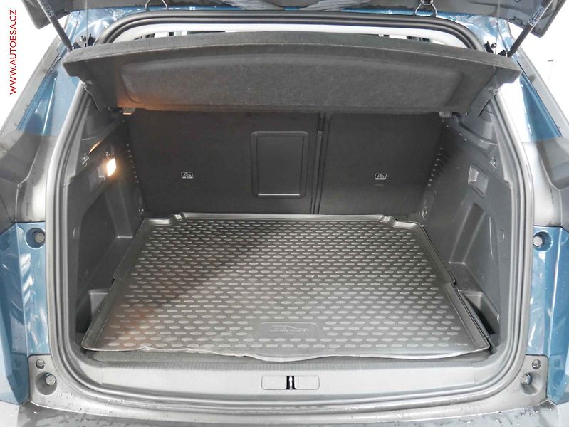 Peugeot 3008 (2021) 1.2PT, 2.maj,ČR, LED, navi - fotka 7 z 22