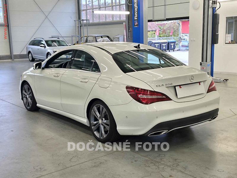 Mercedes-Benz CLA (2016) 1.6 CGi 200, AT, LED - fotka 2 z 4