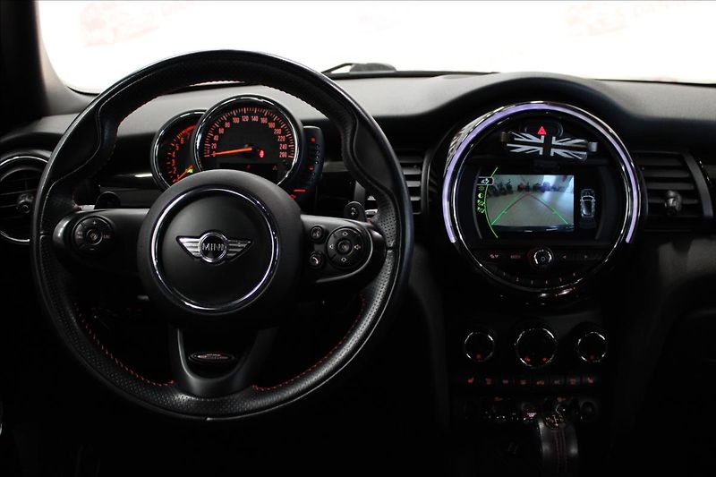 Mini Cooper S 2,0 141 kW JCW 1.majitel - fotka 27 z 31