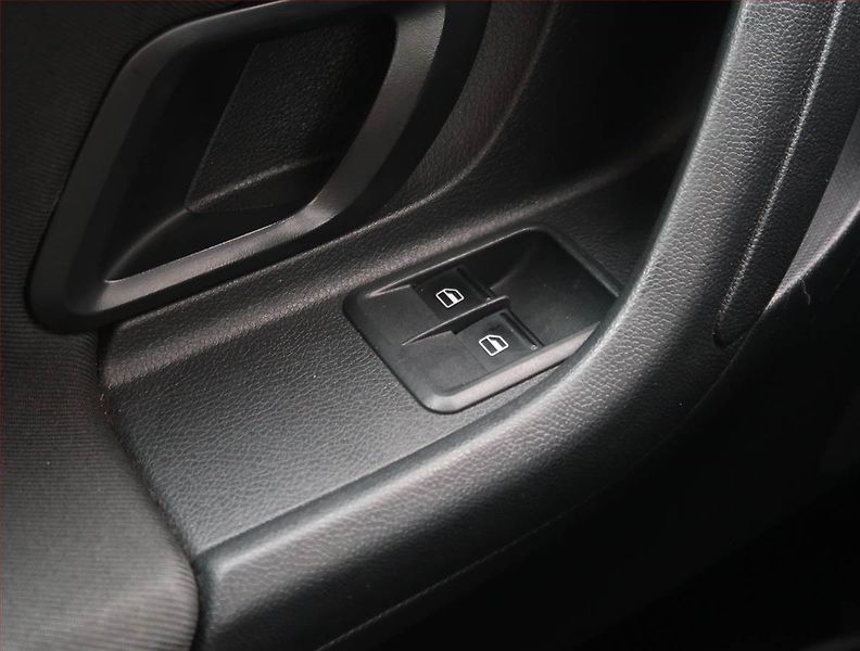 Škoda Fabia (2012) 1.2 TSI - fotka 15 z 17