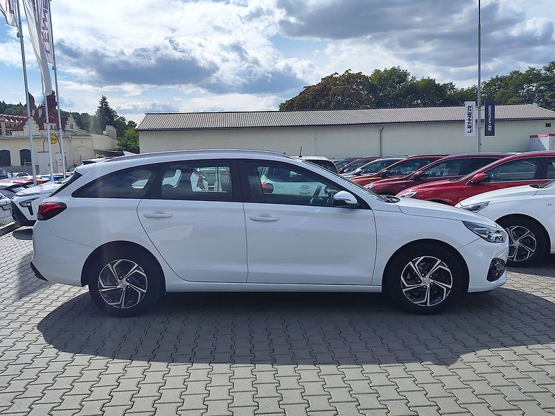 Hyundai i30 1.0 T-GDI/88kW Comfort - fotka 4 z 28